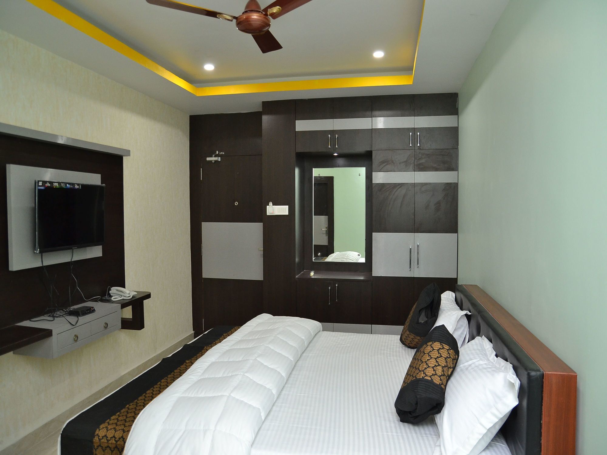 Oyo 2770 Hotel 7Saat Bhubaneswar Exterior photo